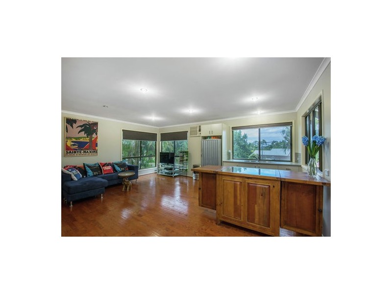 8 Wilpena Court, Springwood QLD 4127