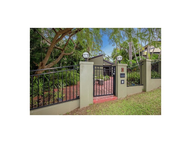 8 Wilpena Court, Springwood QLD 4127