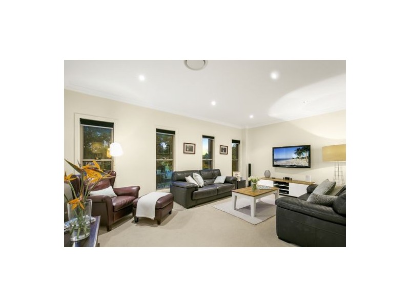 35 Windward Place, Jacobs Well QLD 4208
