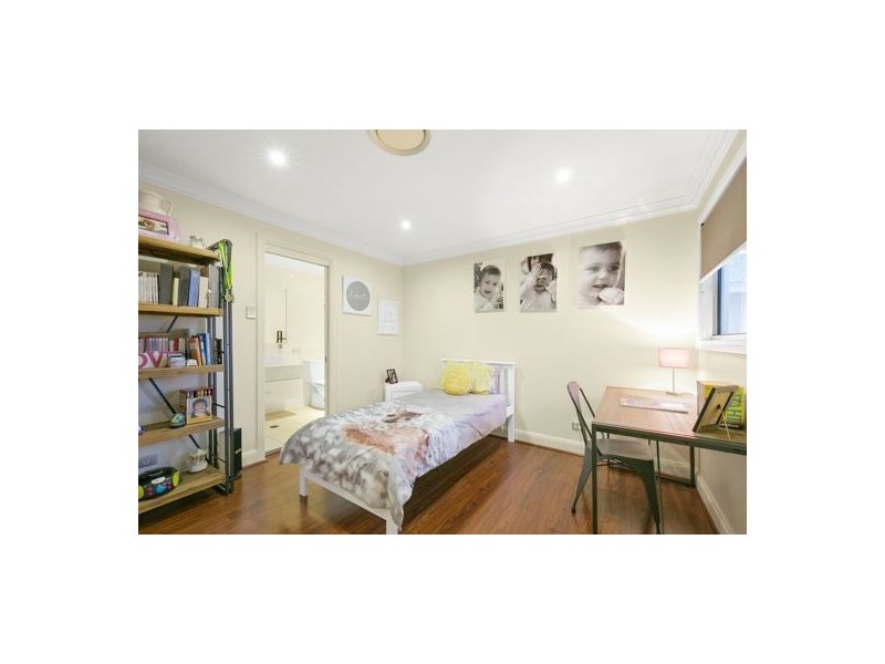 35 Windward Place, Jacobs Well QLD 4208