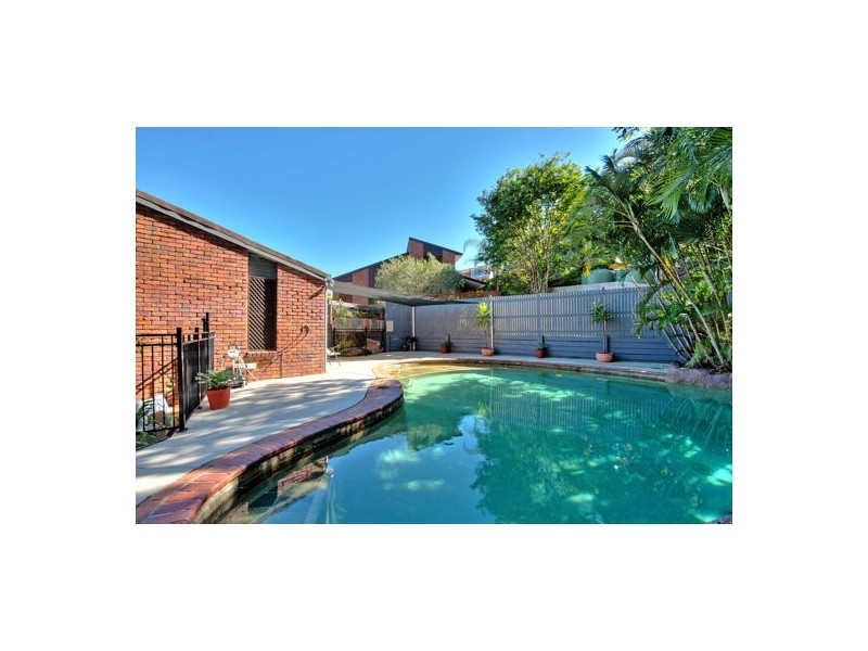 9 Wilpena Court, Springwood QLD 4127