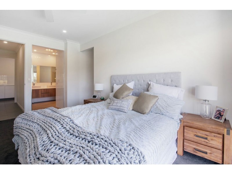 29 Sunset Place, Jacobs Well QLD 4208