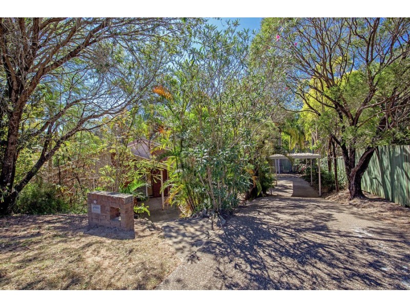 13 Hochtief Court, Edens Landing QLD 4207
