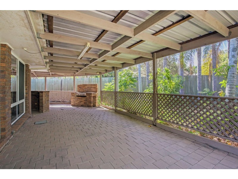 13 Hochtief Court, Edens Landing QLD 4207