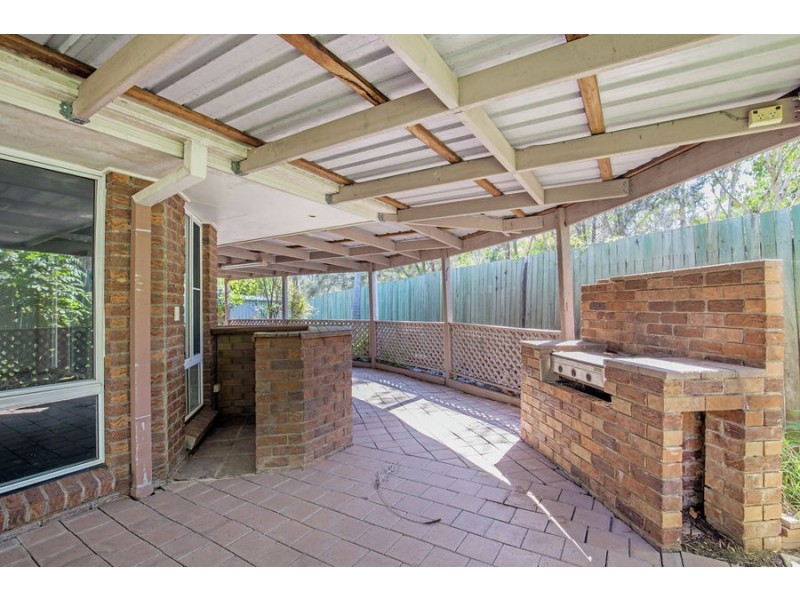 13 Hochtief Court, Edens Landing QLD 4207