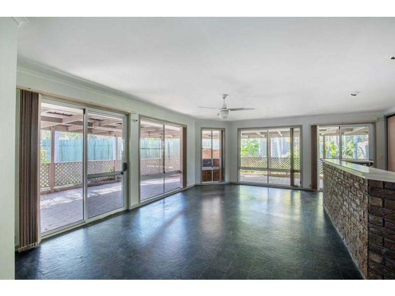 13 Hochtief Court, Edens Landing QLD 4207