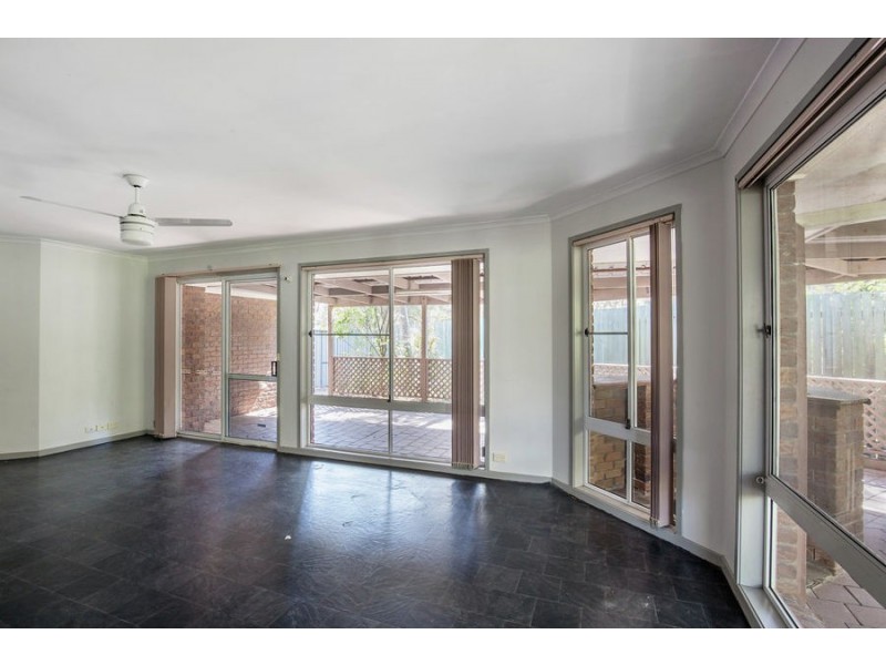 13 Hochtief Court, Edens Landing QLD 4207
