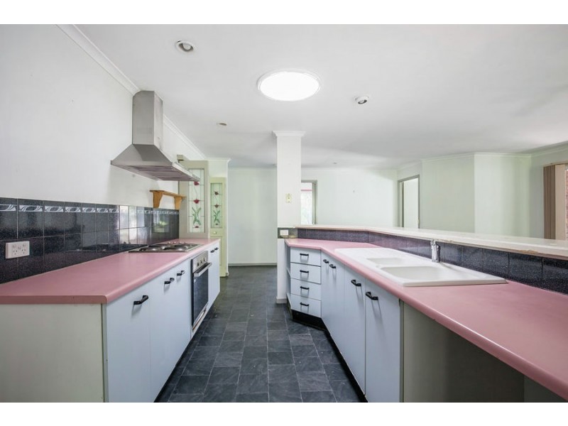 13 Hochtief Court, Edens Landing QLD 4207