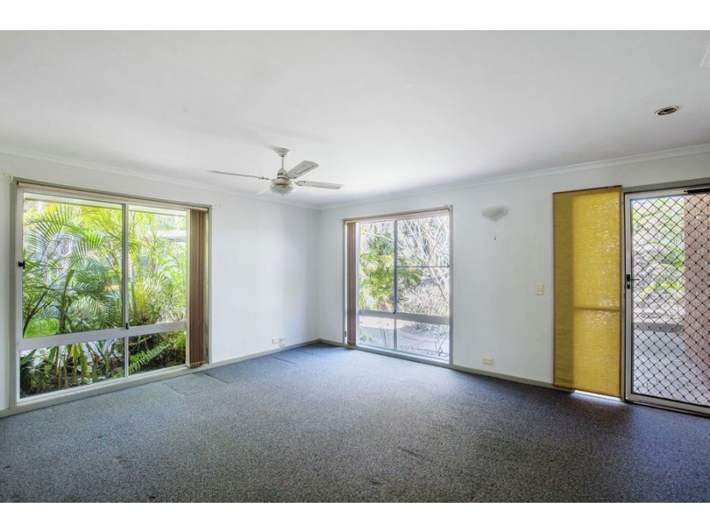 13 Hochtief Court, Edens Landing QLD 4207