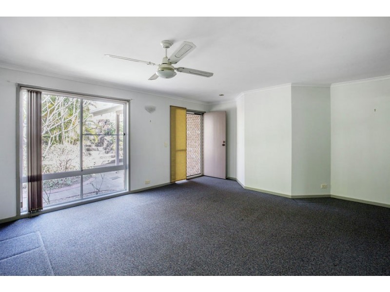 13 Hochtief Court, Edens Landing QLD 4207