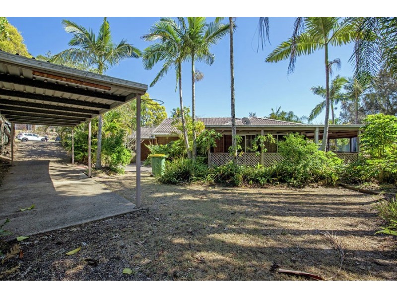 13 Hochtief Court, Edens Landing QLD 4207