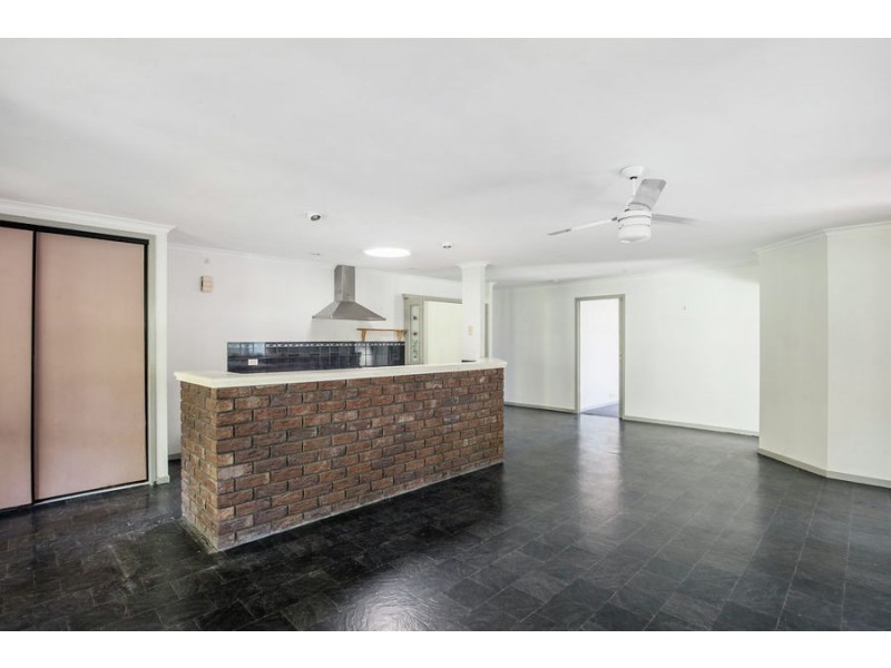 13 Hochtief Court, Edens Landing QLD 4207