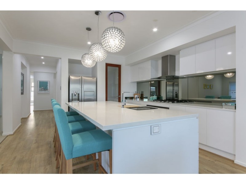 27 Sundown Place, Calypso Bay, Jacobs Well QLD 4208