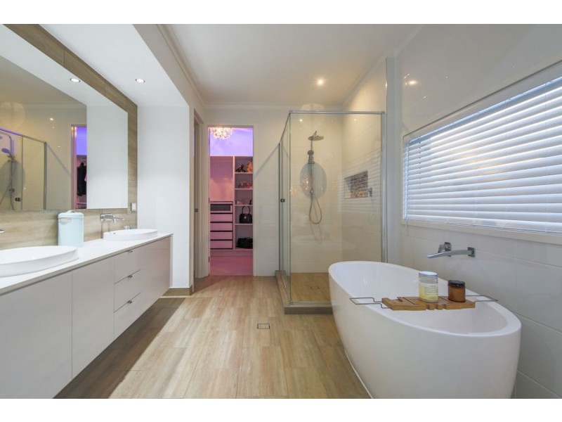 27 Sundown Place, Calypso Bay, Jacobs Well QLD 4208