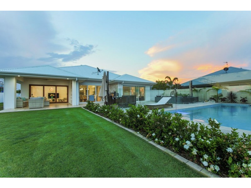 27 Sundown Place, Calypso Bay, Jacobs Well QLD 4208