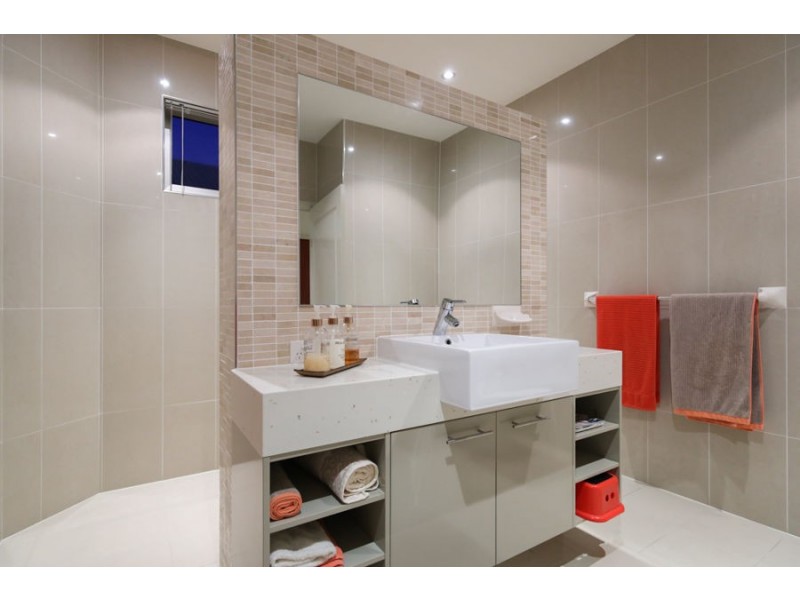 29 Marina Parade, Jacobs Well QLD 4208