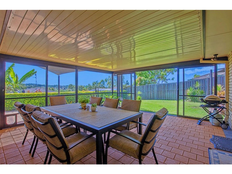12 Hatutu Street, Pacific Pines QLD 4211