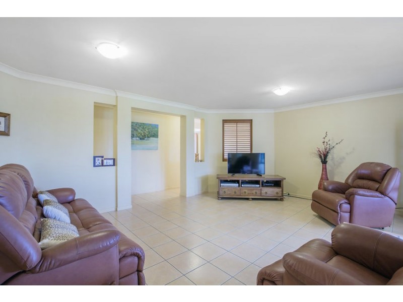 12 Hatutu Street, Pacific Pines QLD 4211
