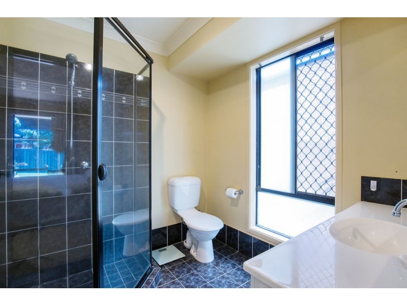 12 Hatutu Street, Pacific Pines QLD 4211