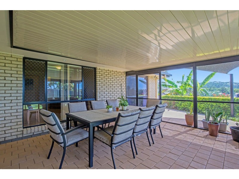 12 Hatutu Street, Pacific Pines QLD 4211