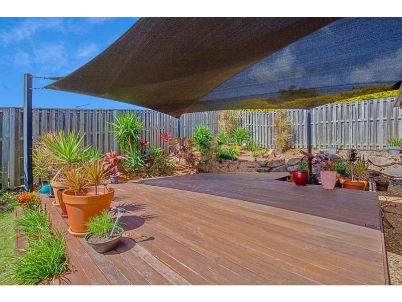 12 Hatutu Street, Pacific Pines QLD 4211