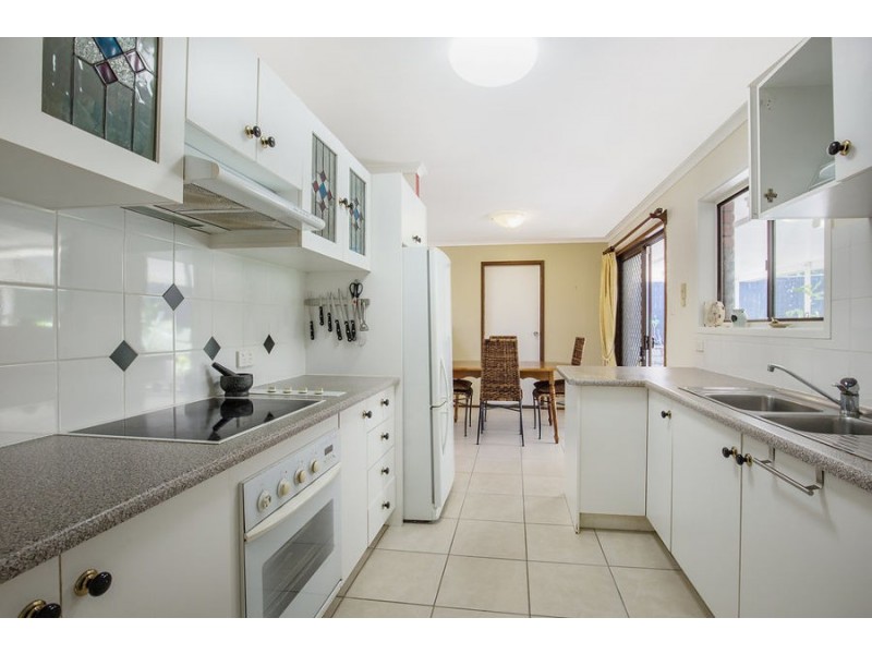 9 Caloola Drive, Springwood QLD 4127