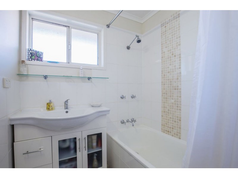 9 Caloola Drive, Springwood QLD 4127