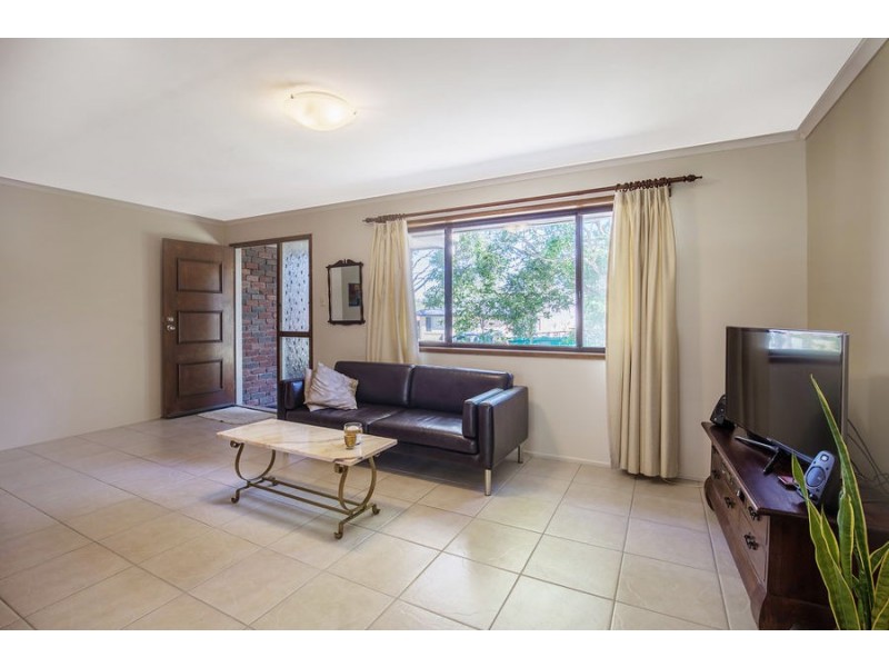 9 Caloola Drive, Springwood QLD 4127