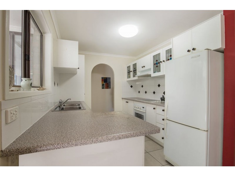 9 Caloola Drive, Springwood QLD 4127