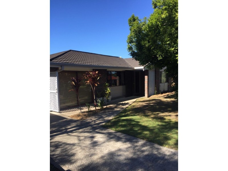 9 Caloola Drive, Springwood QLD 4127