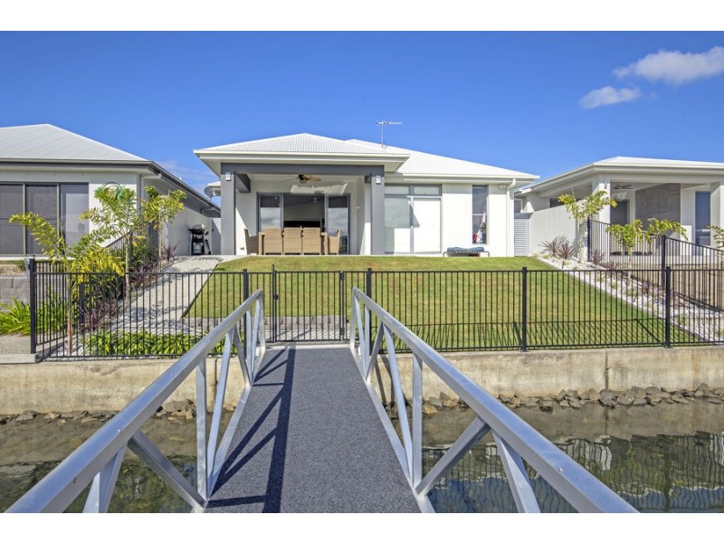 24 Paradise Parade, Jacobs Well QLD 4208