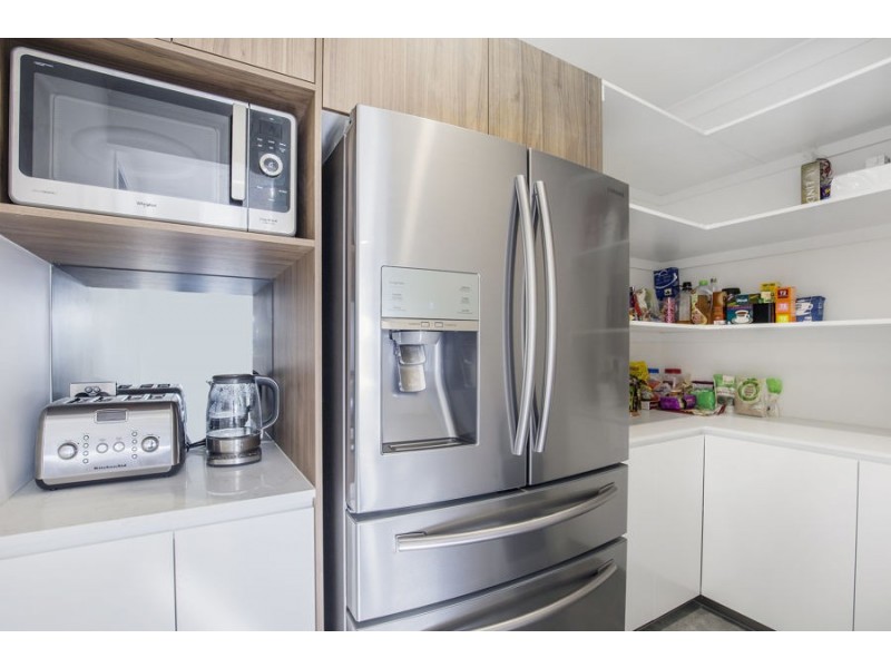 24 Paradise Parade, Jacobs Well QLD 4208