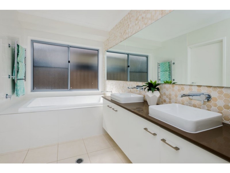 50 Ningaloo Drive, Pimpama QLD 4209