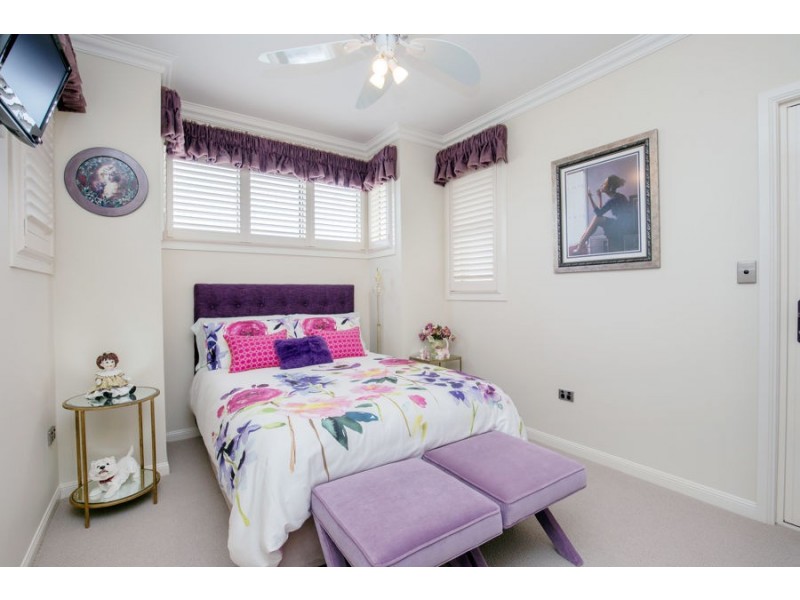 20 Marina Parade, Jacobs Well QLD 4208