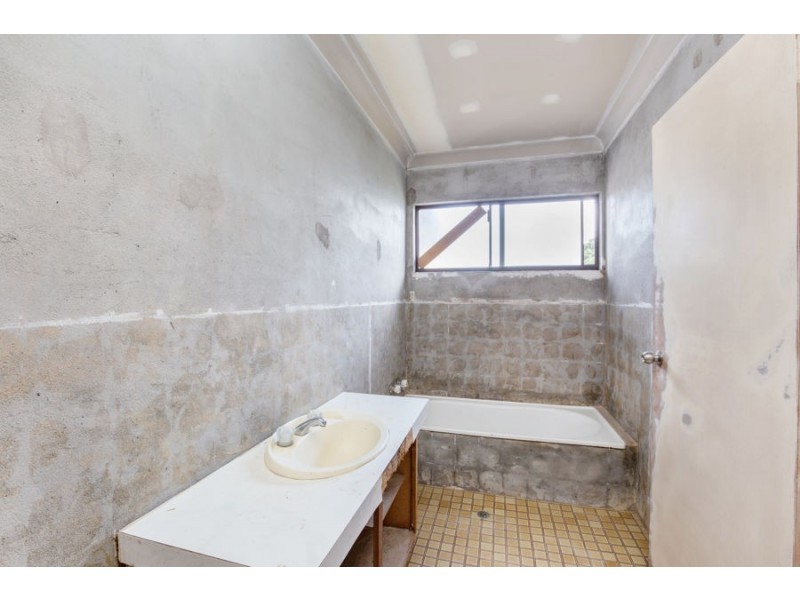 8 Mayflower Street, Daisy Hill QLD 4127