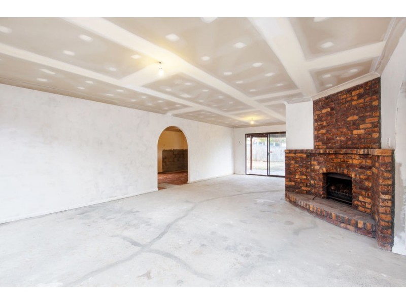 8 Mayflower Street, Daisy Hill QLD 4127