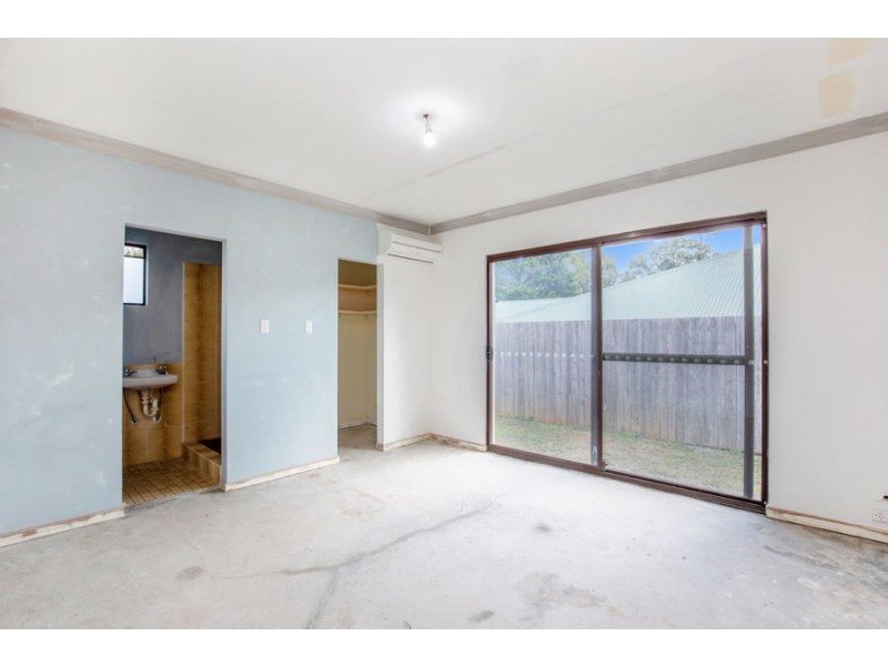 8 Mayflower Street, Daisy Hill QLD 4127