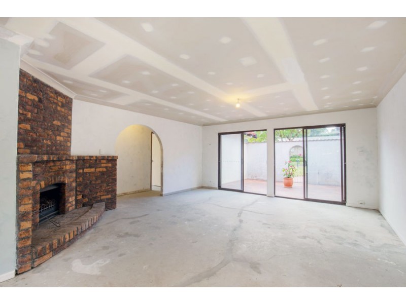 8 Mayflower Street, Daisy Hill QLD 4127