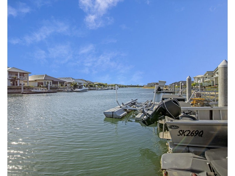 24 Paradise Parade, Jacobs Well QLD 4208