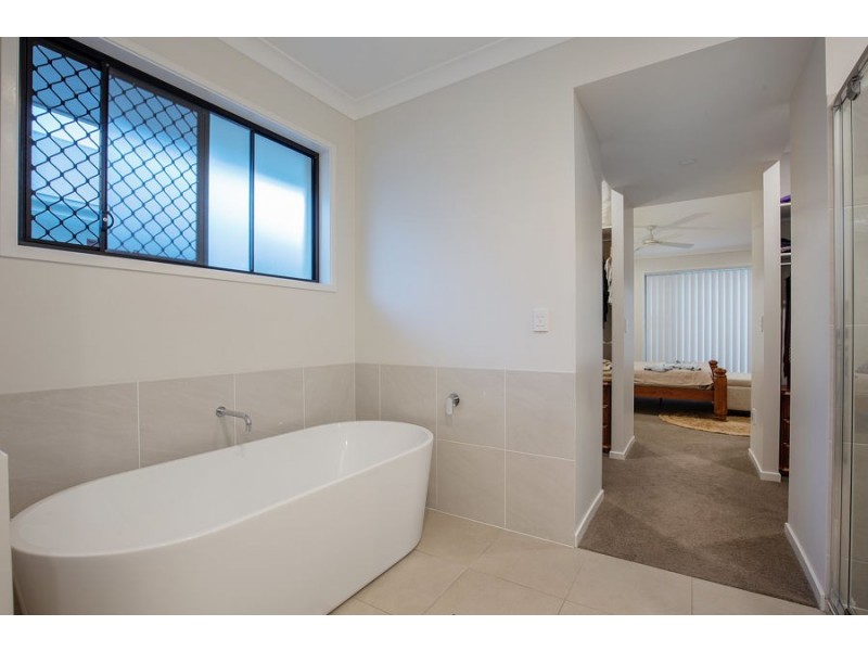 11 Catalina Parade, Jacobs Well QLD 4208