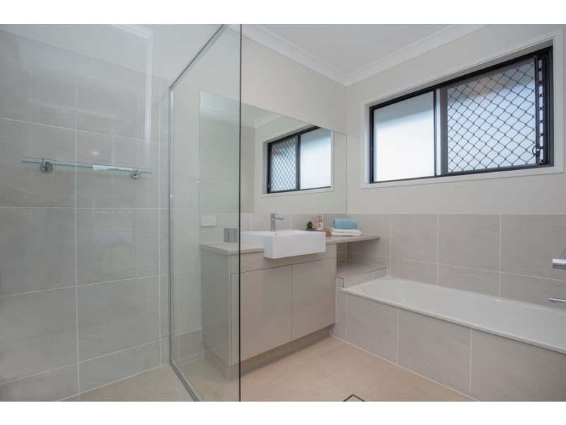 11 Catalina Parade, Jacobs Well QLD 4208