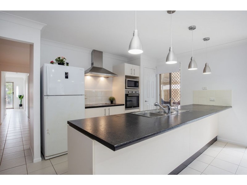 18 Yarwood Cresent, Ormeau Hills QLD 4208