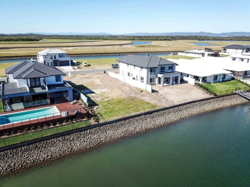 38 Poinciana Place, Jacobs Well QLD 4208
