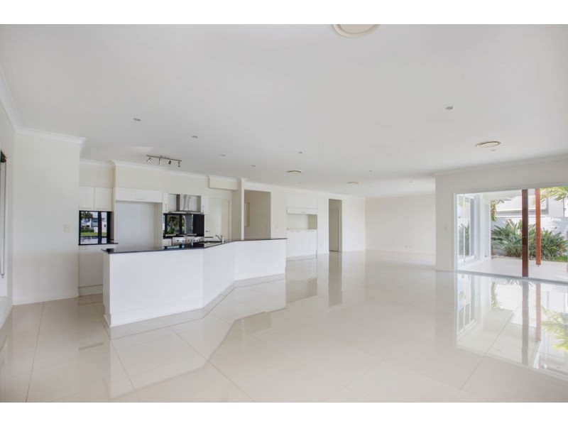 33 Marina Parade, Jacobs Well QLD 4208