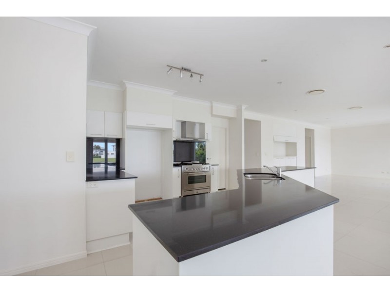 33 Marina Parade, Jacobs Well QLD 4208