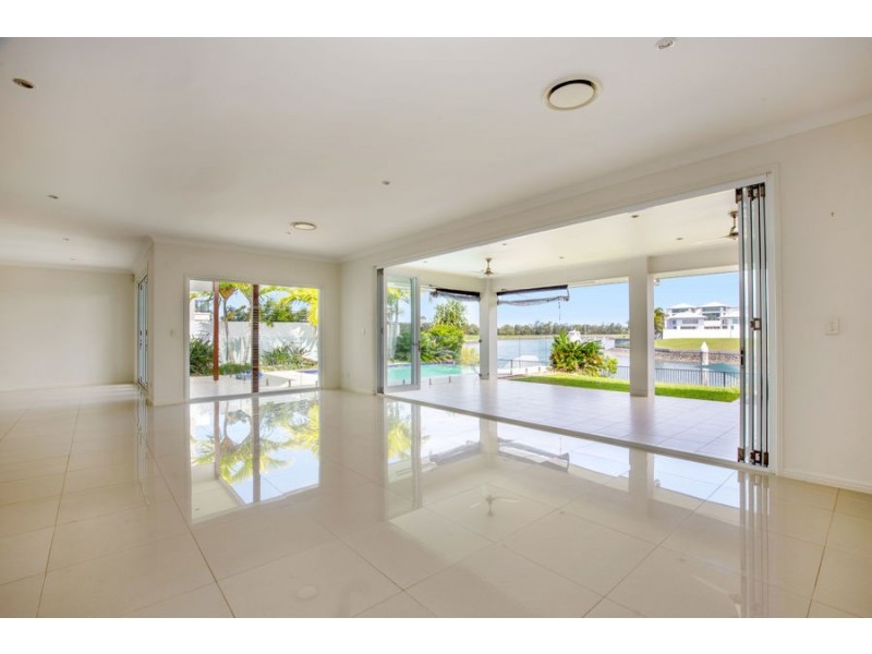 33 Marina Parade, Jacobs Well QLD 4208