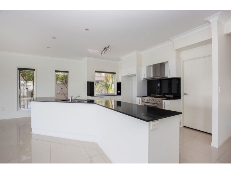 33 Marina Parade, Jacobs Well QLD 4208