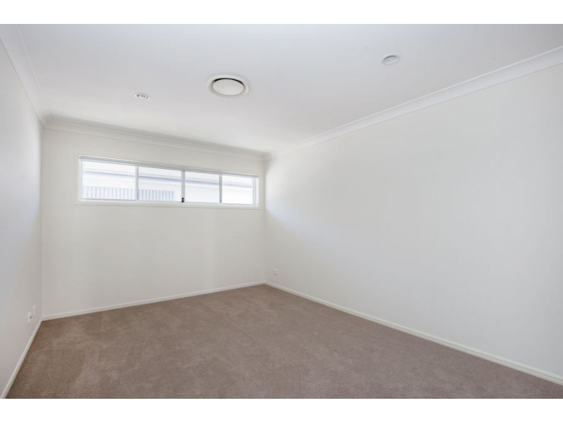 33 Marina Parade, Jacobs Well QLD 4208