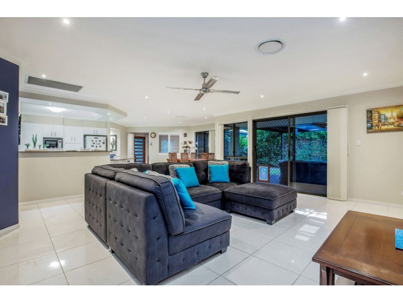 6 Drumbeat Pl, Coomera Waters QLD 4209
