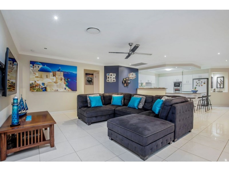 6 Drumbeat Pl, Coomera Waters QLD 4209